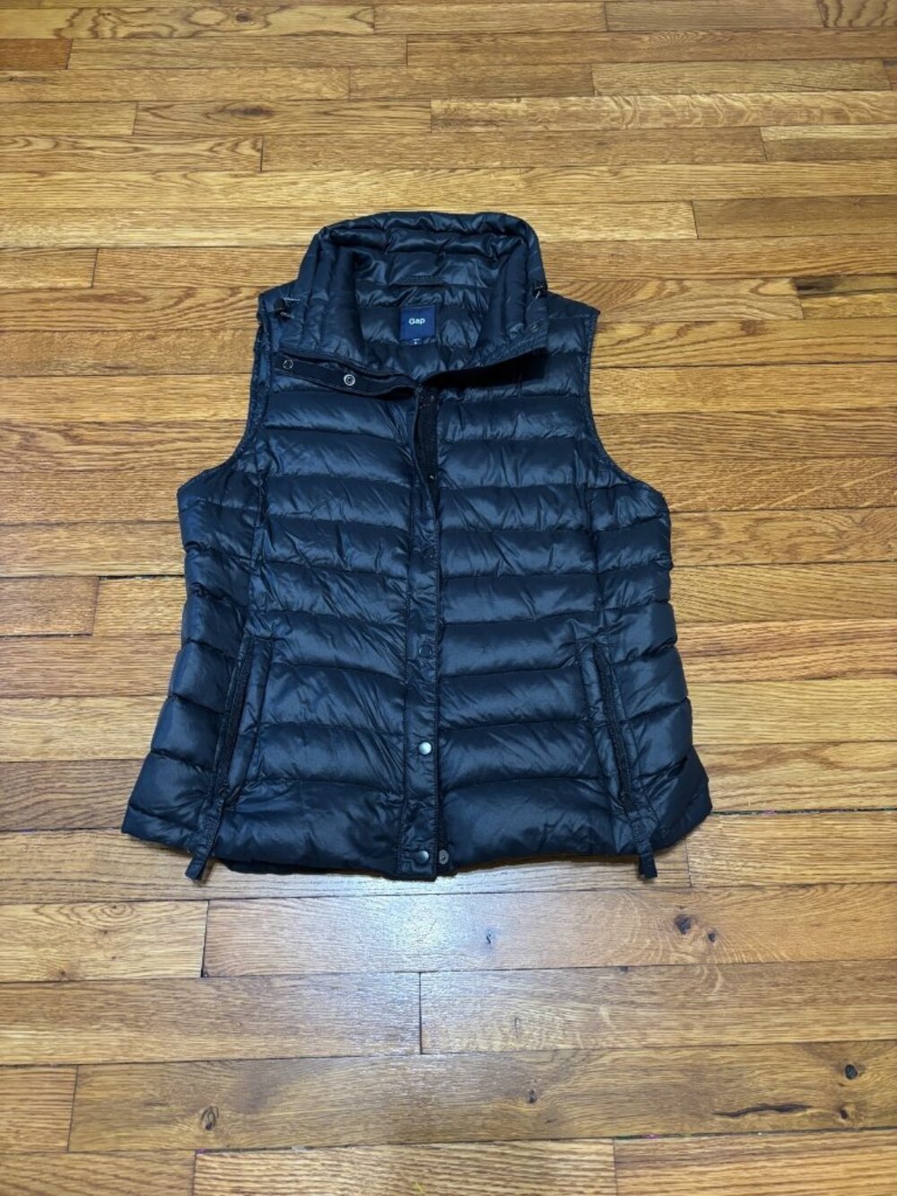 Gap Women's Down Quilted Puffer Vest Size Medium Black Full Zip Snap Insulated